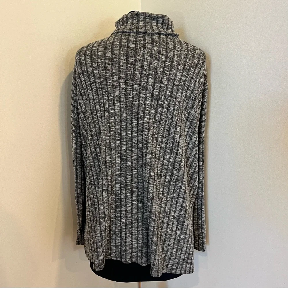 AE American eagle mock neck ribbed sweater top
